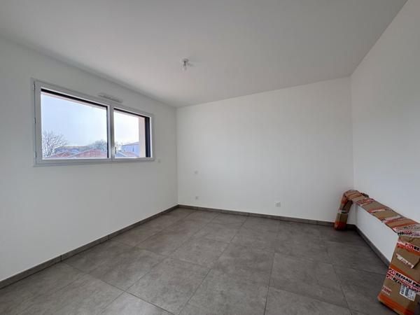 Les Sables-d'Olonne (85340) Contemporaine de 2024 offrant 138 m2 hab - 4 chambres sur 493 m2 de terrain clos.