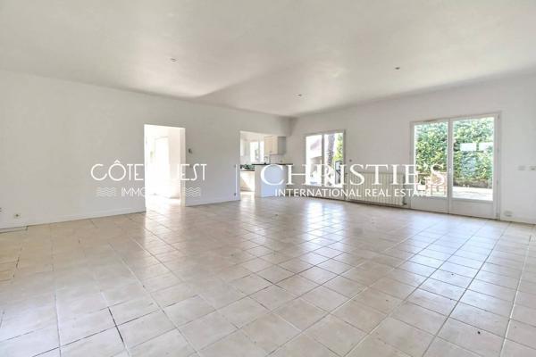 À vendre Bidart - Maison de plain-pied proche Biarritz avec piscine, jardin paysagé et 4 chambres