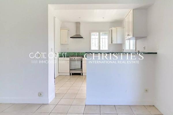 À vendre Bidart - Maison de plain-pied proche Biarritz avec piscine, jardin paysagé et 4 chambres
