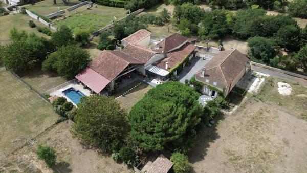 Maison à vendre |  La Rochette |  11 pièces | 286 m²