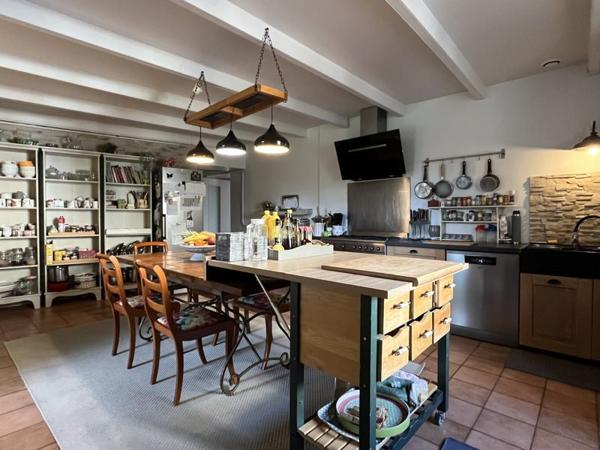 Maison à vendre |  La Rochette |  11 pièces | 286 m²