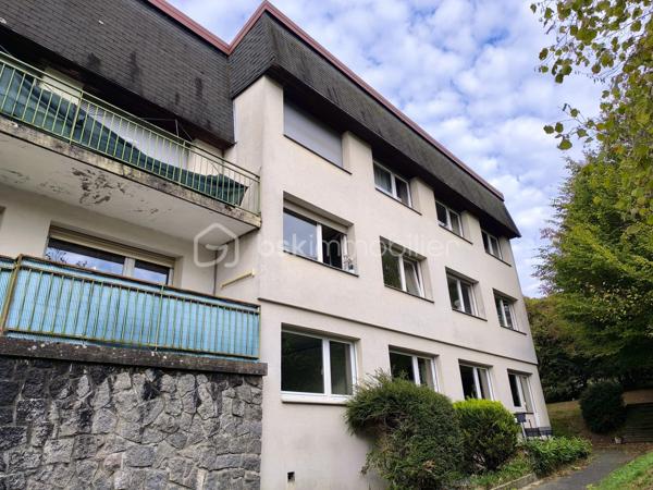 Spécial Investisseur

Situé dans un cadre naturel exceptionnel à Rougemont-le-Château, au pied du massif des Vosges et du Ballon d’Alsace, en bordure de forêt, découvrez cet appartement de 3 pièces sans vis-à-vis, vendu loué, idéal pour concrétiser ou compléter votre patrimoine immobilier sans carence locative. Un bien alliant sérénité et rentabilité immédiate !

💶 Détails de l'Investissement :
- Bien vendu loué (locataires en place)
- Date de début de bail : 18/04/2025
- Loyer mensuel : 550 € (200€ charges)

📌 Descriptif du bien (72,74 m² Carrez)
Situé au 1er étage (sans ascenseur) d'une copropriété au calme, avec espaces verts communs, l’appartement se compose ainsi :
- une entrée et un couloir desservant les différents espaces.
- une cuisine indépendante avec placard mural.
- une lumineuse pièce de vie.
- deux chambres de plus de 12 m2 (avec placard mural).
- une salle de bains
- un toilette séparé.

⚙️ Confort, Éléments Techniques & Performance Énergétique :
- Chauffage collectif au fioul (2019)
- VMC simple flux (SF)
- Double vitrage PVC
- Volets roulants manuels
- Fibre optique
- Performance énergétique : Classe F (DPE et GES)

📦 Les Annexes :
- 1 cave privative.
- 1 place de parking privative.

💡 Les Atouts :
- Rentabilité immédiate : revenus locatifs sécurisés dès l'acquisition grâce au bail en cours (depuis avril 2025).
- Emplacement recherché : Une situation privilégiée au calme, très prisée des amateurs de nature, de randonnée et de sports d'hiver (tourisme vert et attractivité durable).
- Beaux volumes : Un agencement optimisé de plus de 72 m² Carrez avec stationnement et cave.

Contactez-moi dès aujourd’hui au 06 67 79 29 92 pour obtenir plus de détails sur cette opportunité d'investissement !