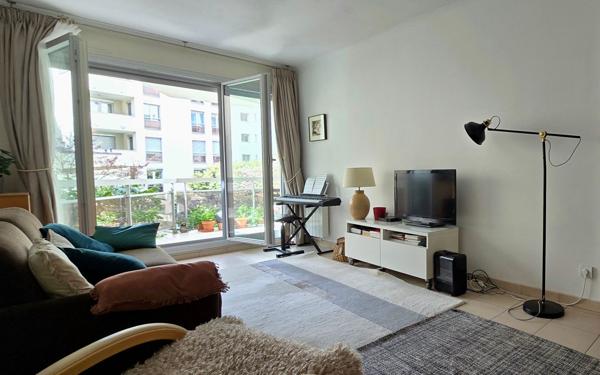 Appartement à vendre    3 pièces • 60,20 m2 Paris 14