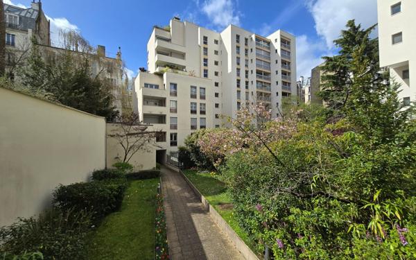 Appartement à vendre    3 pièces • 60,20 m2 Paris 14