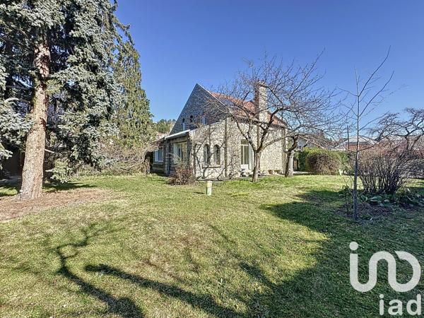 Maison d’architecte 8 pièces de 188 m² à Clermont-Ferrand (63100)