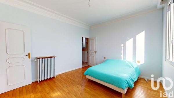 Maison d’architecte 8 pièces de 188 m² à Clermont-Ferrand (63100)