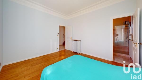 Maison d’architecte 8 pièces de 188 m² à Clermont-Ferrand (63100)