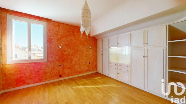 Maison d’architecte 8 pièces de 188 m² à Clermont-Ferrand (63100)