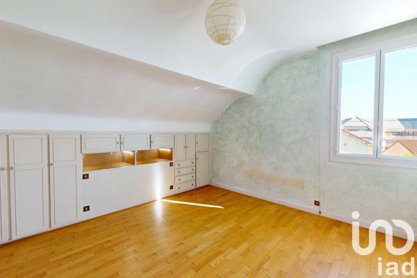 Maison d’architecte 8 pièces de 188 m² à Clermont-Ferrand (63100)