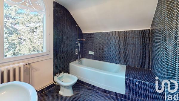 Maison d’architecte 8 pièces de 188 m² à Clermont-Ferrand (63100)