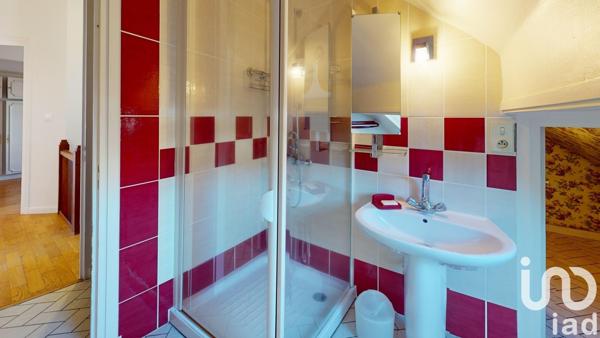 Maison d’architecte 8 pièces de 188 m² à Clermont-Ferrand (63100)