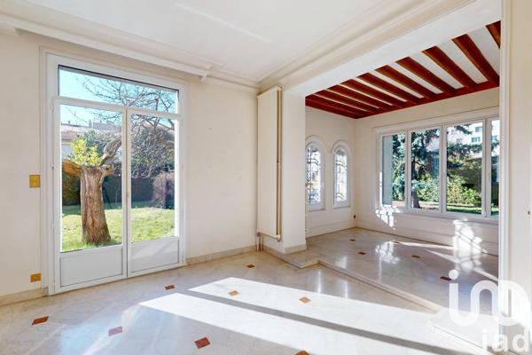 Maison d’architecte 8 pièces de 188 m² à Clermont-Ferrand (63100)