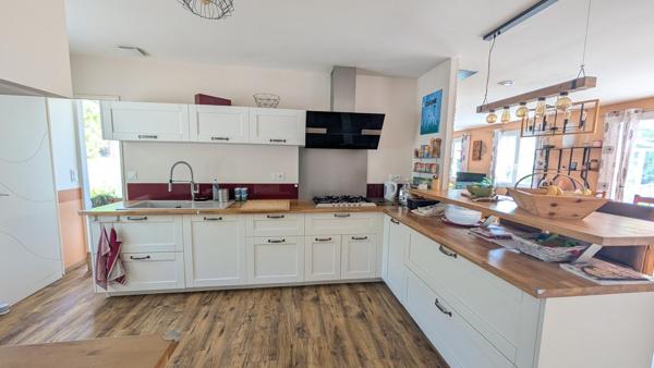 Maison avec piscine sur 7 000 m² sans vis-à-vis
