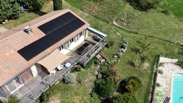 Maison avec piscine sur 7 000 m² sans vis-à-vis