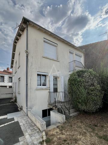 Maison familiale de bourg + annexes