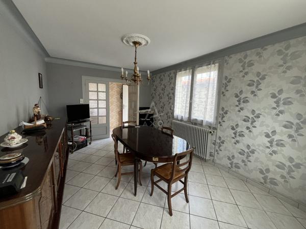 Maison familiale de bourg + annexes