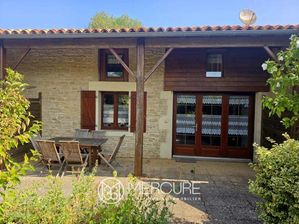 Maison de village à Lezay