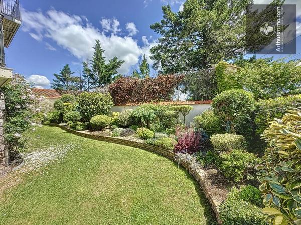 Vente Maison 7 pièces 280 m2 à Villerest