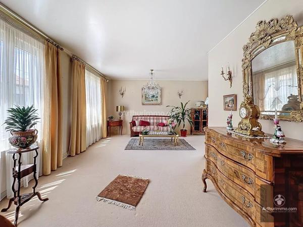 Vente Maison 7 pièces 280 m2 à Villerest