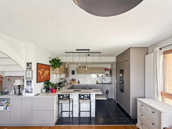 Superbe Duplex T4 - Double Terrasse - Parking - Entre Nansouty et Barrière de Bègles
