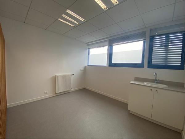 Local professionnel de 50m2 à LANESTER