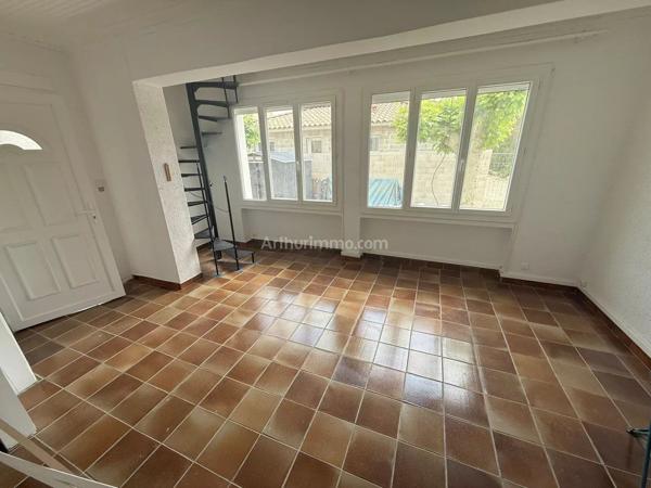 Location                                                      Duplex
                        
                     2 pièces                                         à Rognac