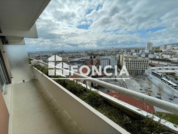 Location Studio 27 m² - 6 RUE CYFFLE Nancy 54000