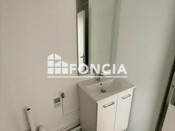 Location Studio 27 m² - 6 RUE CYFFLE Nancy 54000