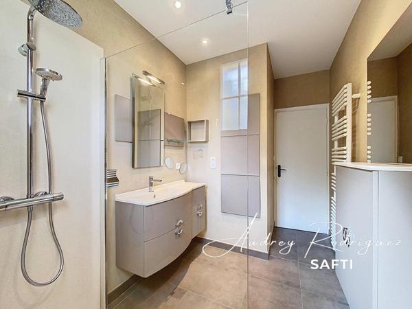 Maison rénovée – Charme, confort et calme