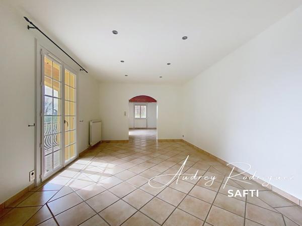 Maison rénovée – Charme, confort et calme