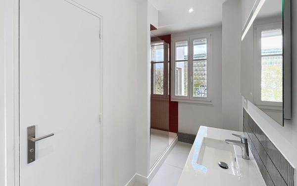 Appartement à vendre    3 pièces • 65 m2 Montreuil