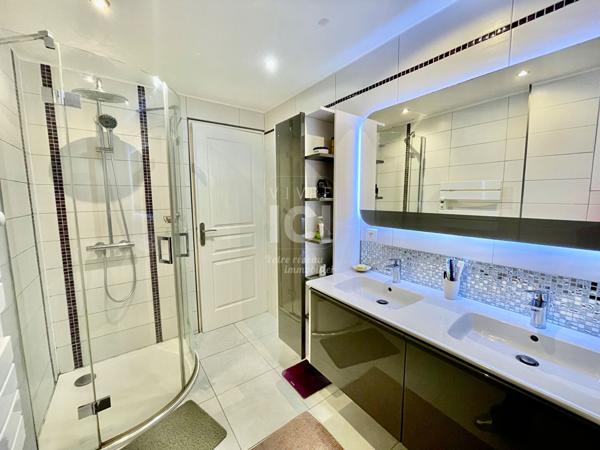 MAISON - 142 M² - 4 CHAMBRES - DOUBLE GARAGE - 1600M²