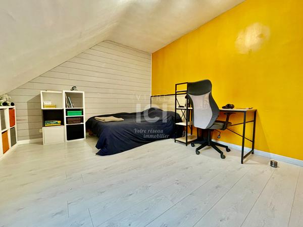 MAISON - 142 M² - 4 CHAMBRES - DOUBLE GARAGE - 1600M²