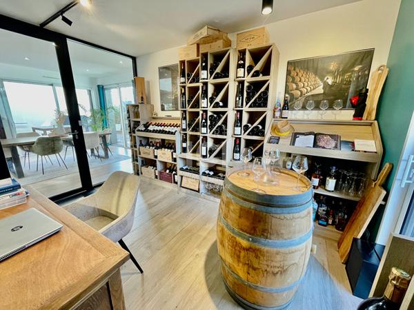 MAISON - 142 M² - 4 CHAMBRES - DOUBLE GARAGE - 1600M²