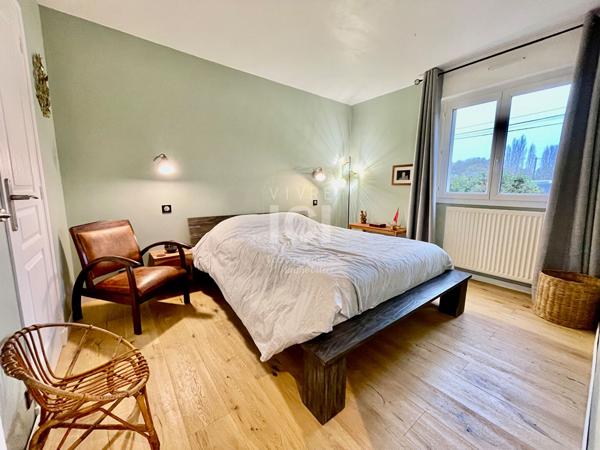 MAISON - 142 M² - 4 CHAMBRES - DOUBLE GARAGE - 1600M²