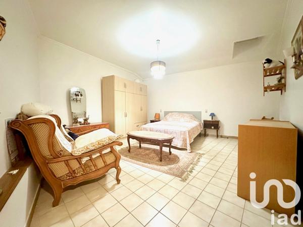 Maison de ville 4 pièces de 115 m² à Châteauneuf-du-Pape (84230)