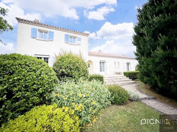 Maison
                                                                                                                                                                                                                                                                                                                        8 pièce(s)                                                                                                                                                                                                          4 chambre(s)                                                                                                                                                                                                          170  m²