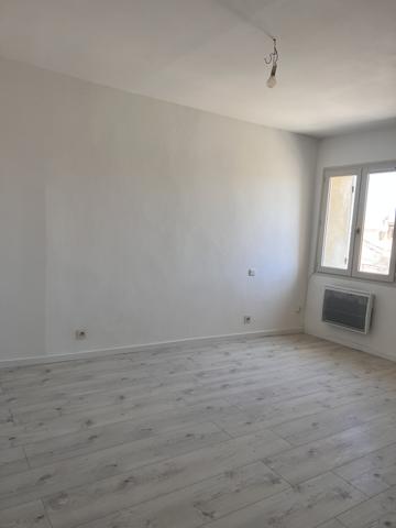 Courthézon (84350) Appartement T4 en centre ville