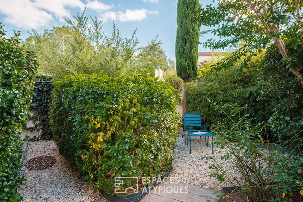 Maison en pierre au charme raffiné et son jardin bucolique
