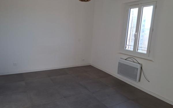 Appartement à louer    2 pièces • 45,56 m2 Saint-Gilles