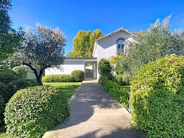 Maison d'Architecte à Vendre à Allauch - Un Bien d'Exception !