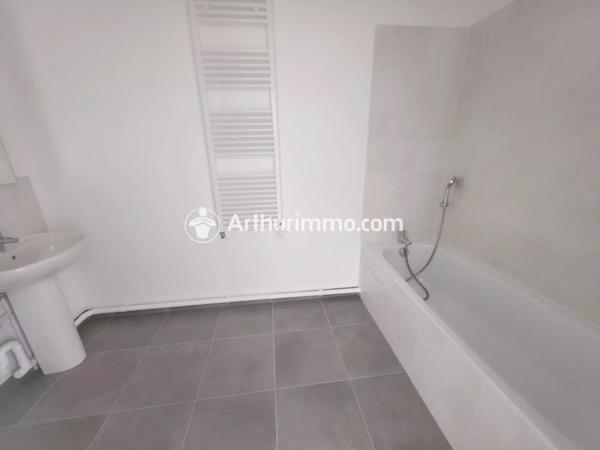 Location Appartement 3 pièces 74 m2 à Savigny-le-Temple