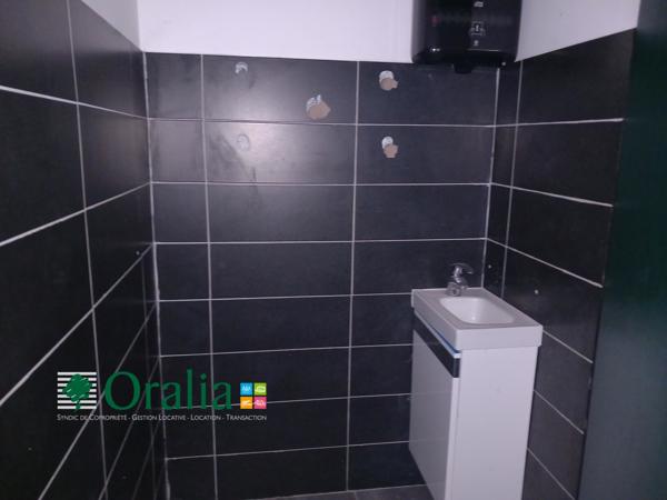 Local commercial · Location Marseille (13003) 69m²