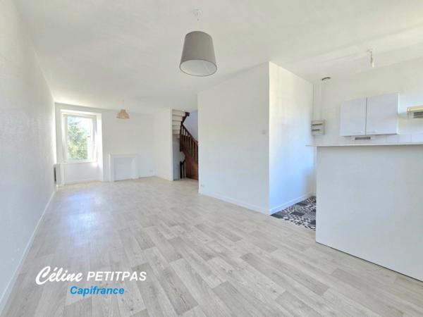 Appartement Duplex T3 – 63m² – Centre-ville de Montfort sur Meu
