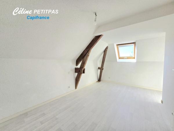 Appartement Duplex T3 – 63m² – Centre-ville de Montfort sur Meu