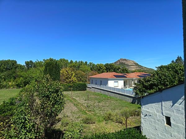 Vente                                                      Maison
                        
                     6 pièces                      101 m2                     à Le Breuil-sur-Couze