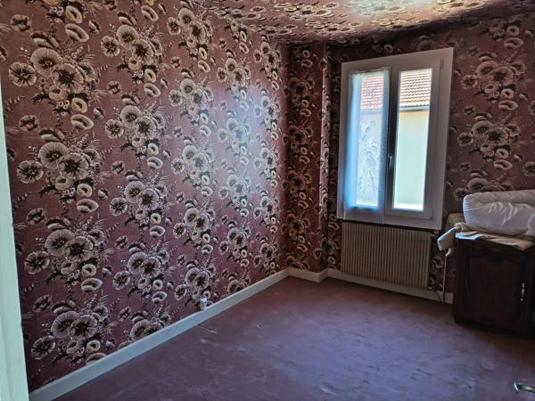 Vente                                                      Maison
                        
                     6 pièces                      101 m2                     à Le Breuil-sur-Couze