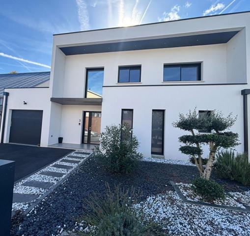Maison Montreuil Juigne 6 pièce(s) 170 m2