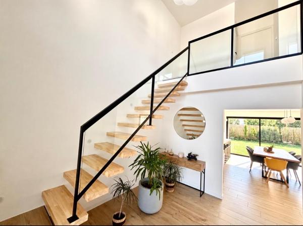 Maison Montreuil Juigne 6 pièce(s) 170 m2