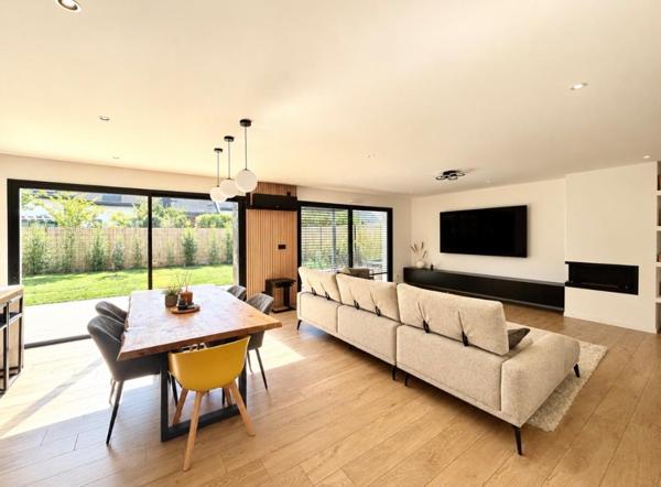 Maison Montreuil Juigne 6 pièce(s) 170 m2